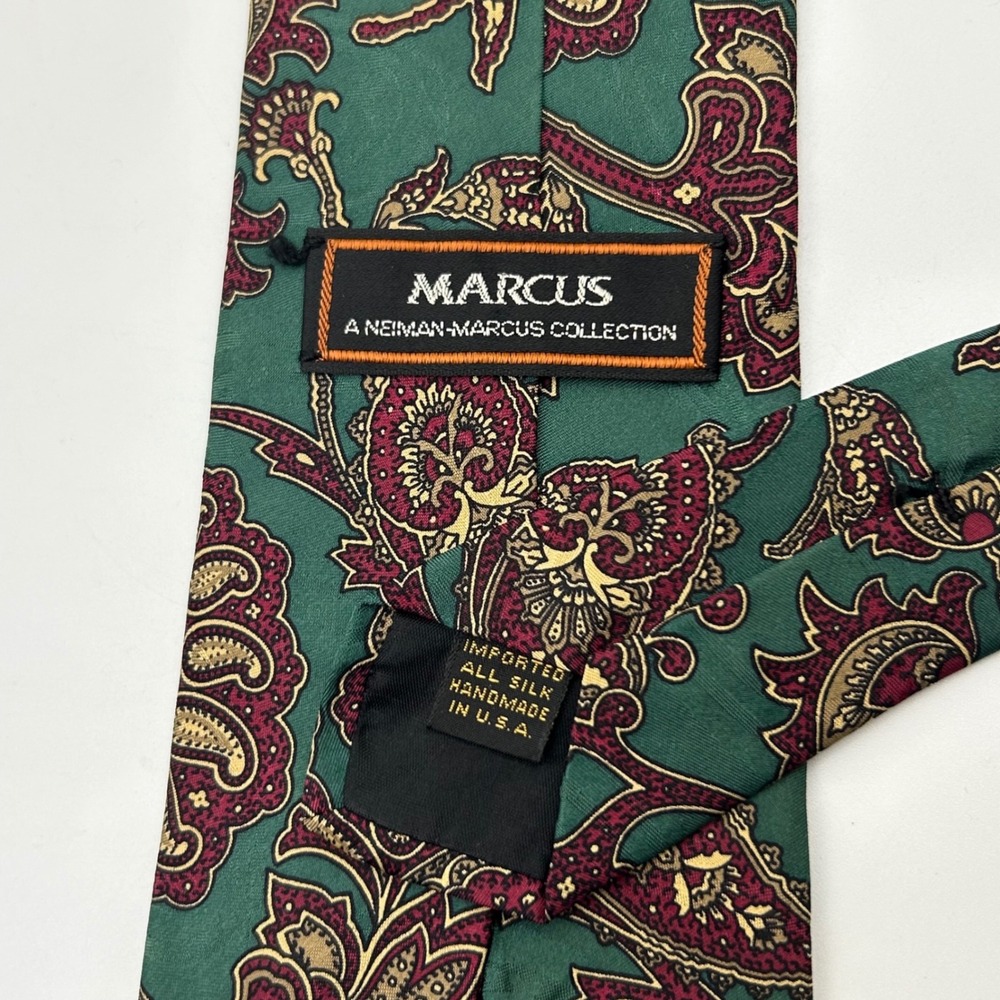 Marcus Neiman Marcus Necktie Mens OS Green Paisley Silk Handmade USA Classic